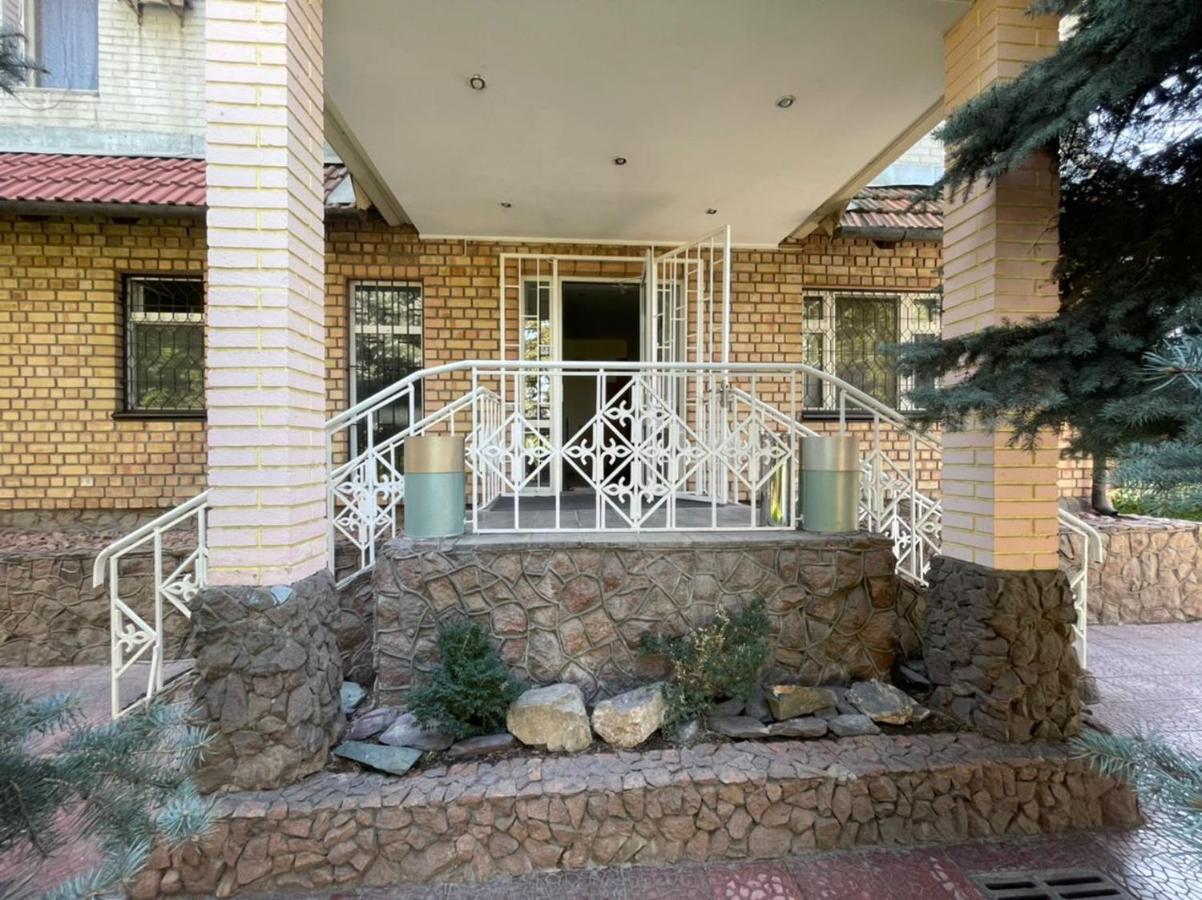 Гостевой Дом Шумкар Азия Guest House Shumkar Asia بيشكيك المظهر الخارجي الصورة