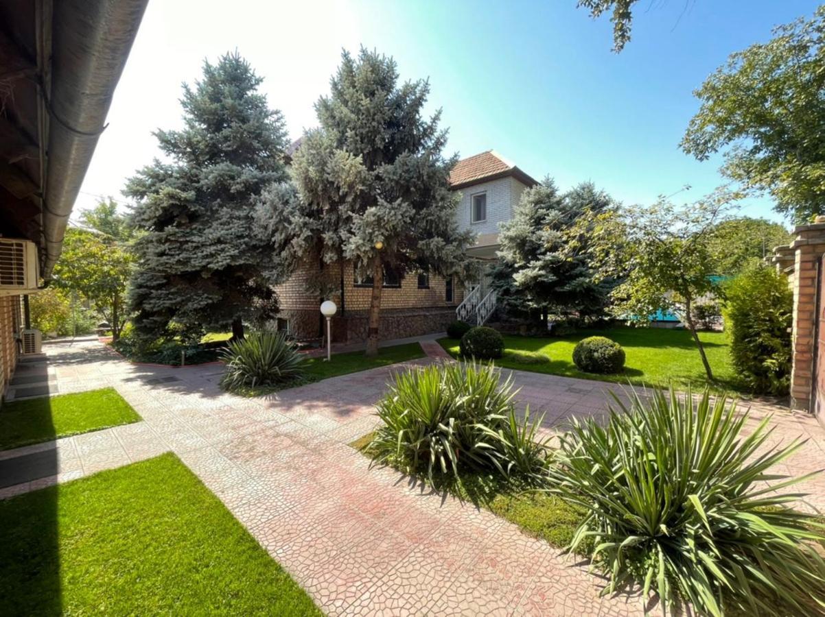 Гостевой Дом Шумкар Азия Guest House Shumkar Asia بيشكيك المظهر الخارجي الصورة